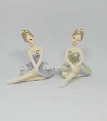 Ballerina in porcellana piccola seduta