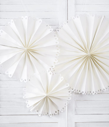 3 Rosette Decorative Bianco Sporco Di Tre Dimensioni